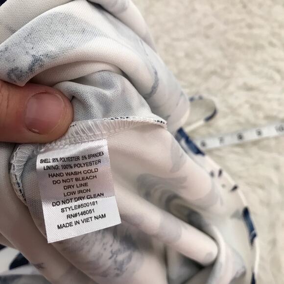 Monteau Los Angeles Floral Dress - Size Small - NWT - Picture 7 of 7